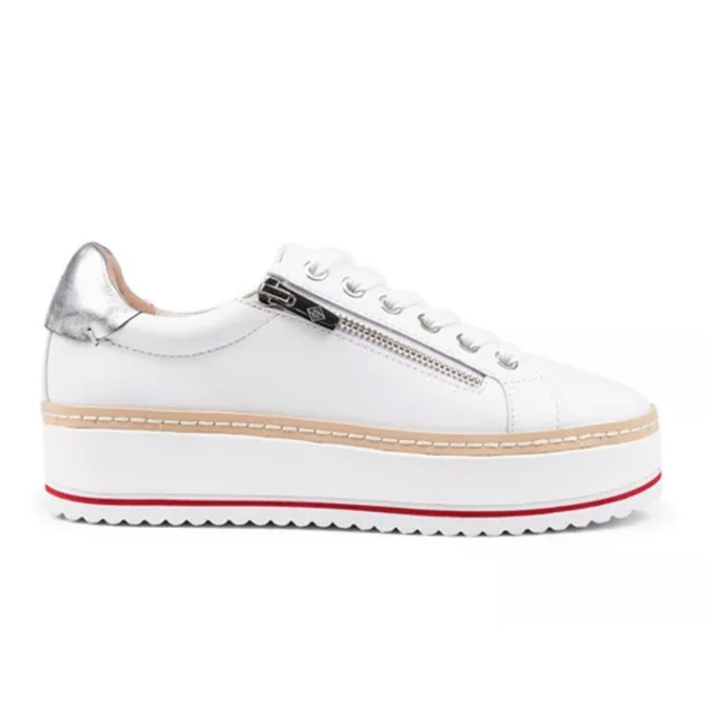 Donald Pliner sneakers size 8.5 M